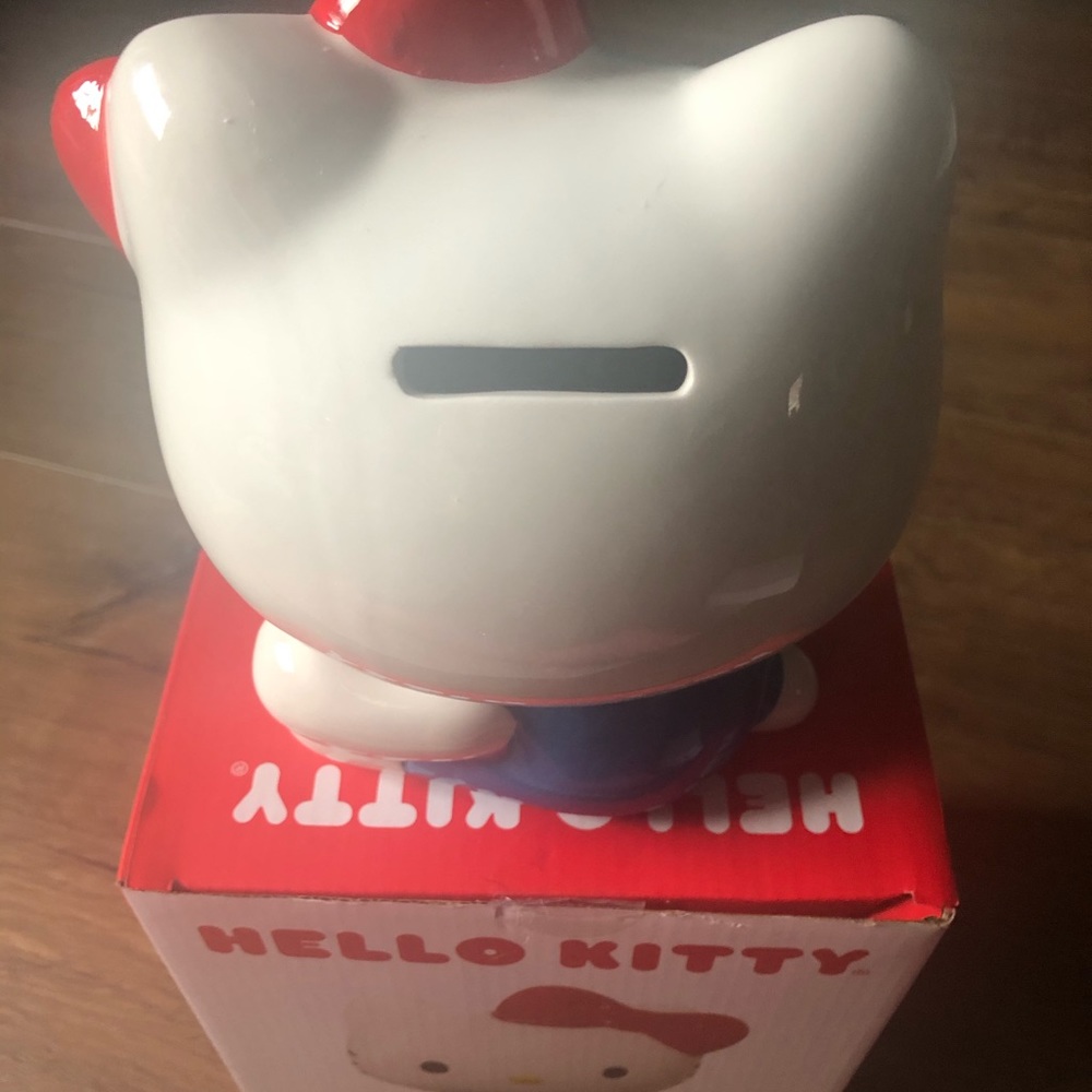 One Left! RARE HELLO KITTY-NWT large Ceramic Bank - Picture 7 of 10